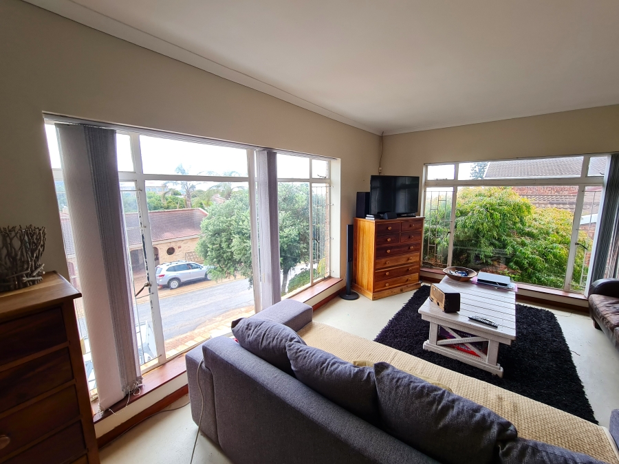 4 Bedroom Property for Sale in Noorsekloof Eastern Cape